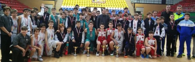 Yıldız Erkekler Basketbolda Şampiyon Şahin