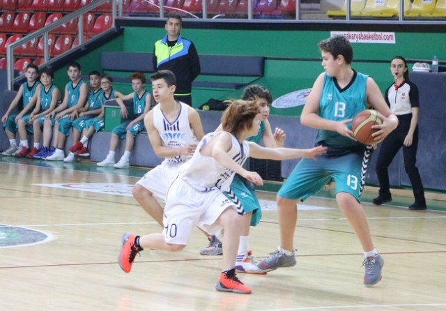 Yıldız Erkekler Basketbolda Şampiyon Şahin