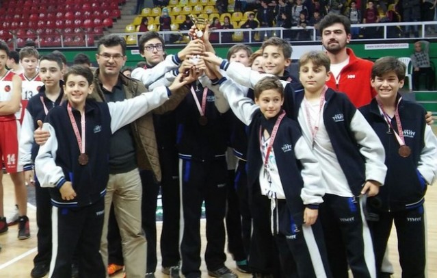 Yıldız Erkekler Basketbolda Şampiyon Şahin