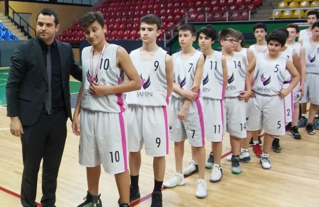 Yıldız Erkekler Basketbolda Şampiyon Şahin