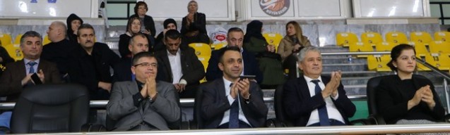 Yıldız Kızlar Basketbolda Şampiyon Neva