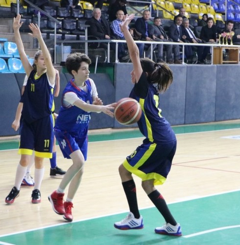 Yıldız Kızlar Basketbolda Şampiyon Neva