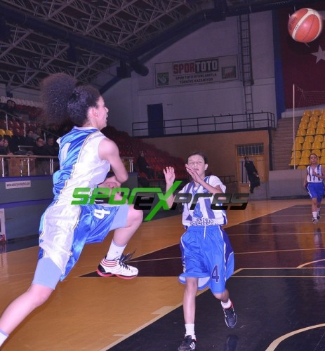 Gençlik Merkezi Gençlikspor-Telekeomspor (B) : 58-04
