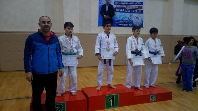 Sakaryalı Judoculardan Karabük'te Madalya Avı