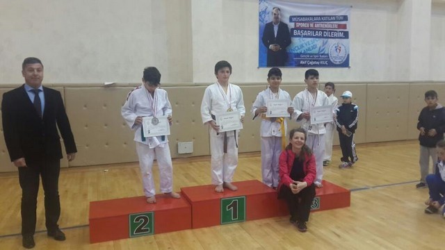 Sakaryalı Judoculardan Karabük'te Madalya Avı