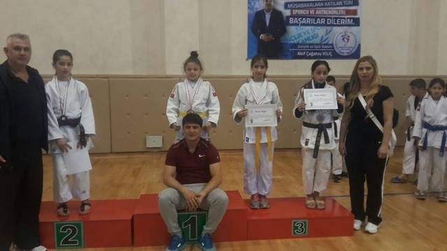 Sakaryalı Judoculardan Karabük'te Madalya Avı