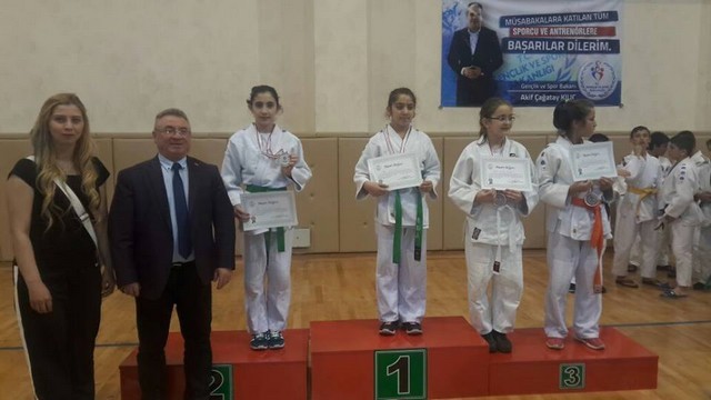 Sakaryalı Judoculardan Karabük'te Madalya Avı