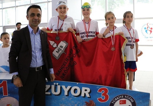 Minikler Yüzme İl Birinciliği sona erdi
