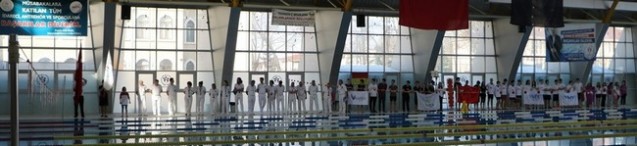 Okullu Sporcular Yüzdü