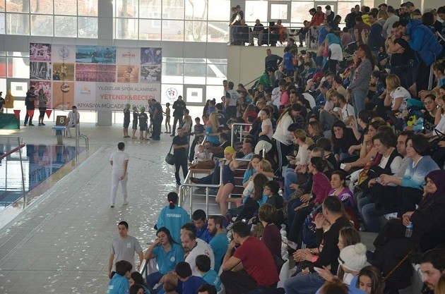 Yüzmede Analig Heyecanı Yaşandı