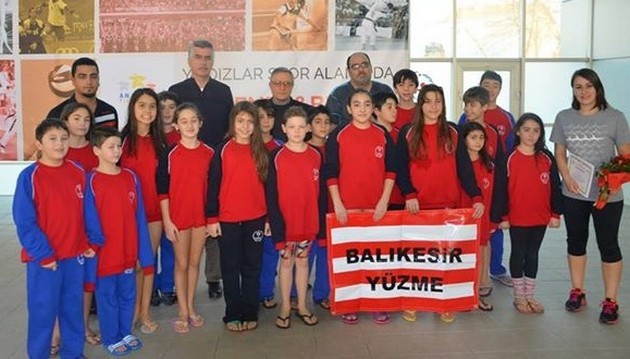 Yüzmede Analig Heyecanı Yaşandı