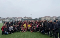 Karapınarspor kupasına kavuştu