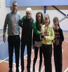 KÜÇÜK KIZLARDA ŞAMPİYON ZÜBEYDEHANIM
