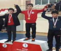 Küçükler Güreş Turnuvası sonaerdi