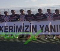 Futbolculardan Anlamlı Pankart