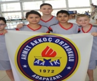 Küçükler Yüzme İl Birinciliği başladı