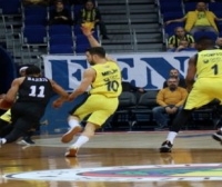﻿Fenerbahçe Doğuş-Sakarya Büyükşehir Basket: 89-75