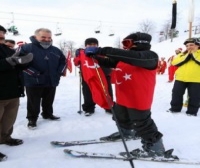 SAÜ Besyo'dan Zirvede Bayrak Şöleni
