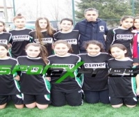 Futbolun Kraliçeleri Cengiz Topel Orta Okulu oldu