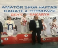 Geyveli karatecilerden 27 madalya
