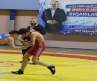 Güreşçiler Lütfü Yaman'da kapıştı