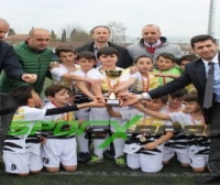 Şampiyon Hakkı Demir Orta Okulu