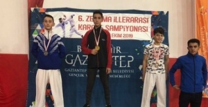 Madalya avcısı Hendekli karateciler