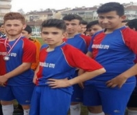 Hendek’te Yeşilyurt ve İ.H.O. şampiyon oldu