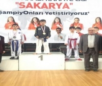 Karate Geyve’de ilk ve ortaokullarında da var.