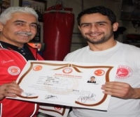 Kahverengi Kuşaklarını aldılar