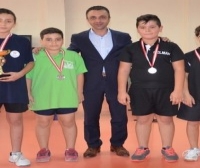 Minikler Masa Tenisinde şampiyonlar belli oldu
