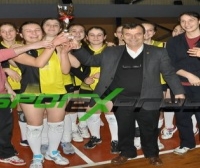 Genç kızlar voleybolda kupa Yeni Hendekspor'un