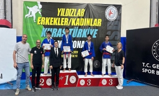 Yıldızlar Kuraşta çifte başarı