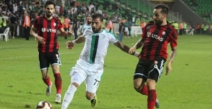 Lider Uşak deplasmanında