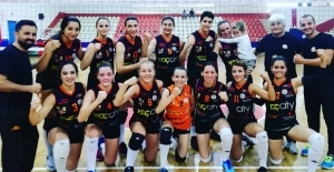SULTANLAR 3'TE 3 YAPTI