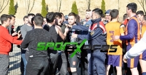 Yağcılar-Kaynarca maçında olay çıktı