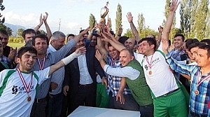 Cihadiyespor şampiyonluğu kutladı
