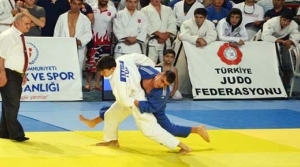 Judo heyecanı Serdivan'da başladı