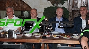 Sakaryalı Validen Sakaryaspor'a Jest