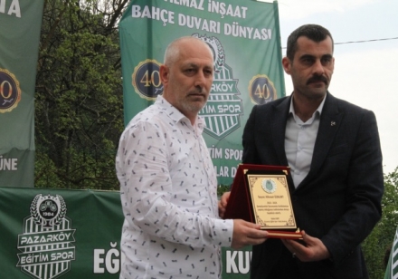 Pazarköy Eğitimspor şampiyonluk kupasını aldı