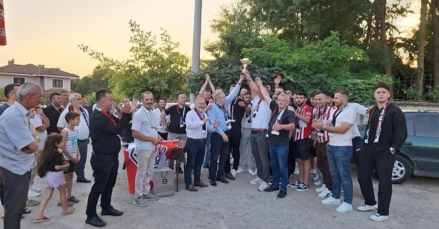 Kuşcaspor kupasına kavuştu
