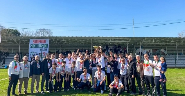 Söğütlüspor kupasına kavuştu