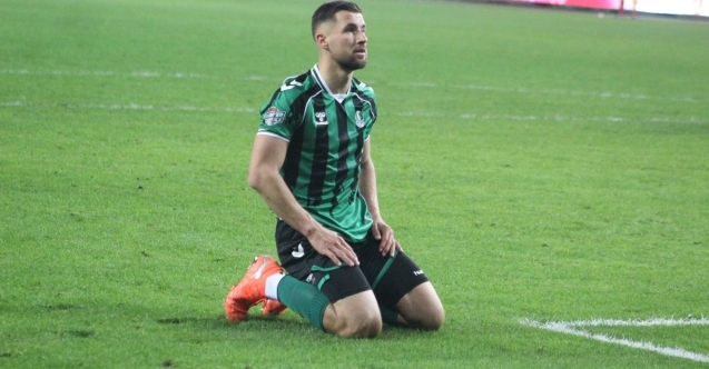 Łukasz Zwoliński Sakaryaspor'a veda etti