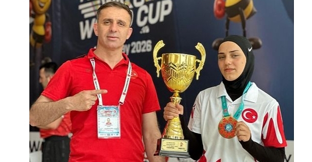 Derya Kara Dünya Kupası Şampiyonu