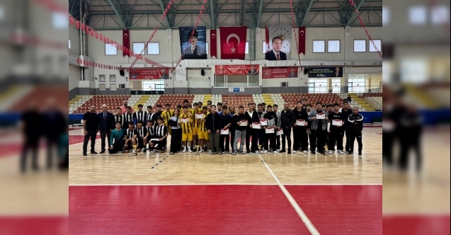 Hendek'te Şampiyon Orhangazi Anadolu Lisesi
