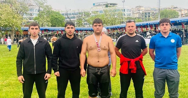 Yağlı Güreşte madalya Söğütlü'ye